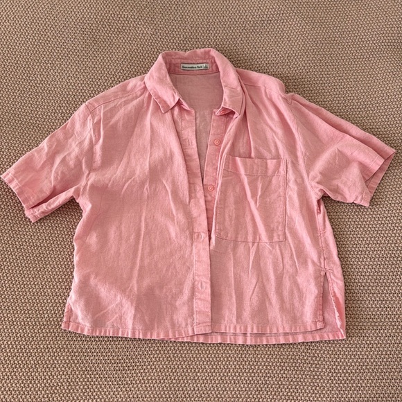 Abercrombie & Fitch Tops - Abercrombie women’s linen button up top